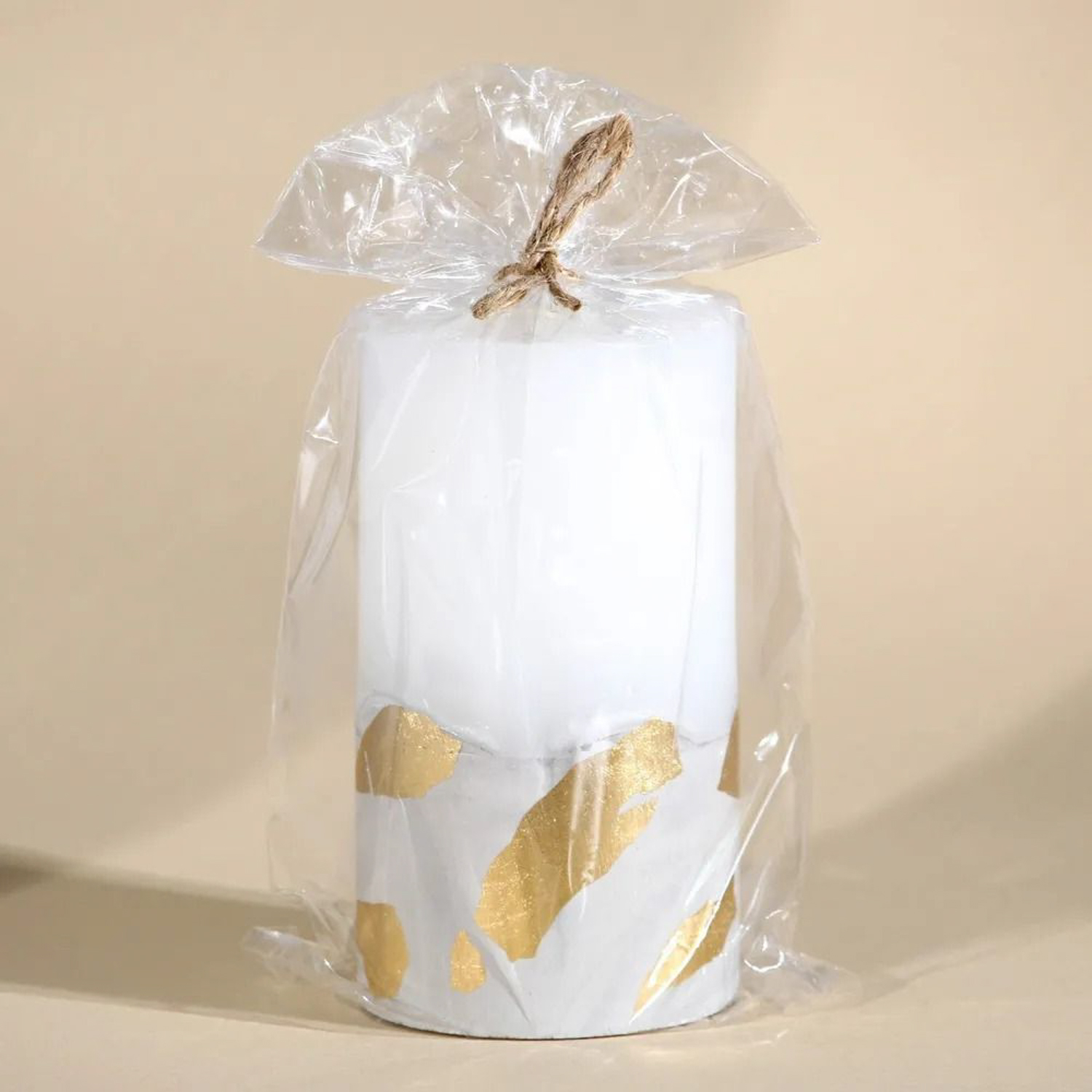 Свеча интерьерная белая с бетоном (поталь) 12,5 х 7 см  5460480