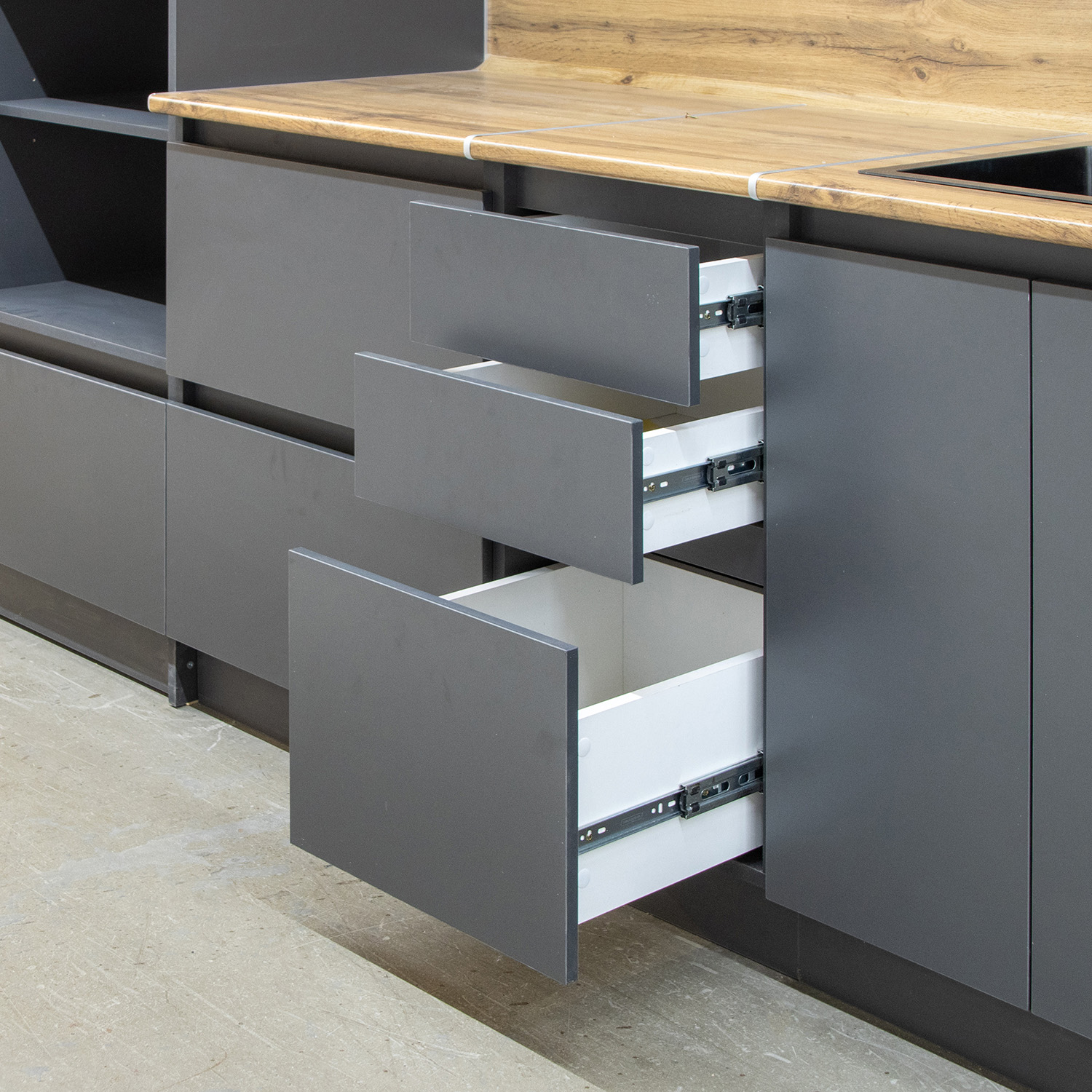 Шкаф напольный 400х850х600 мм BROZEX-WOOD Next, с тремя ящиками, графит