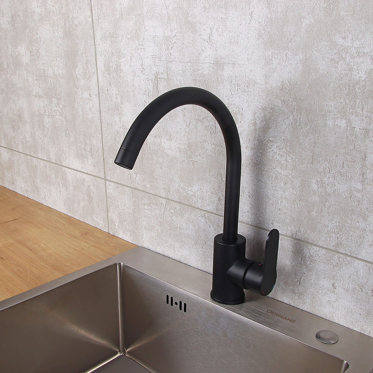 Смеситель для кухни Milardo Poli POLBLJ0M05 высокий излив, черный *1