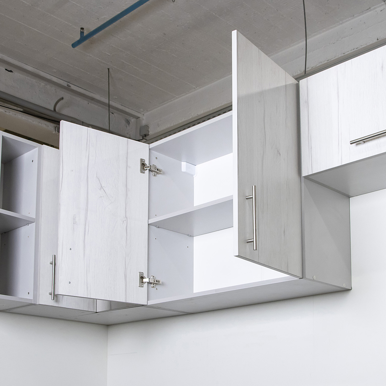 Шкаф навесной 600х676х290 мм BROZEX-WOOD Camellia, с двумя дверцами, серый / юта