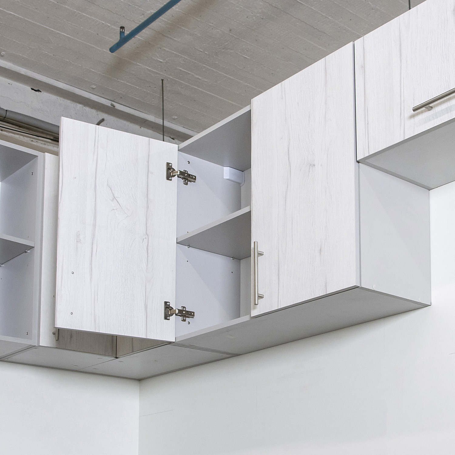 Шкаф навесной 600х676х290 мм BROZEX-WOOD Camellia, с двумя дверцами, серый / юта