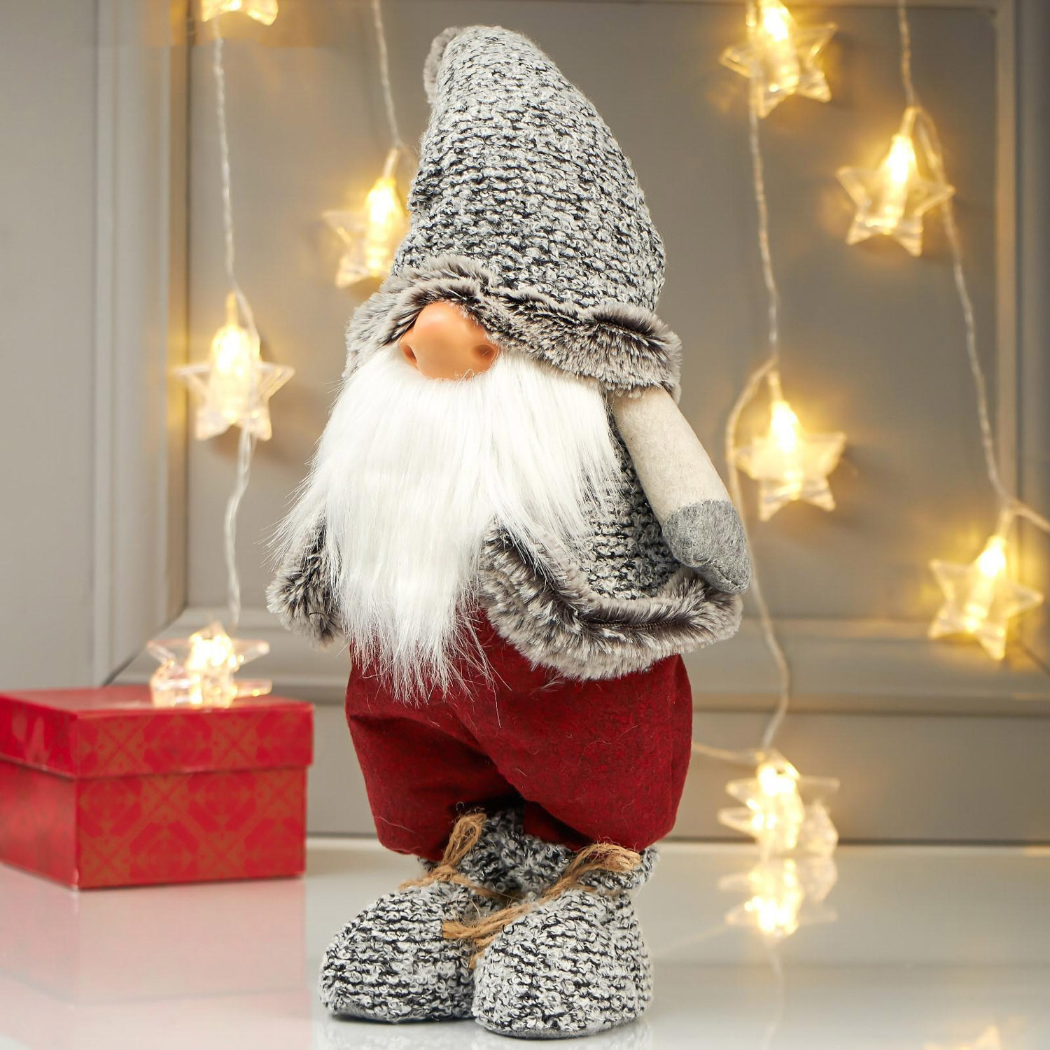 Кукла интерьерная "Дедушка в бордовых штанах и серой куртке" 42х12х17 см 4822653